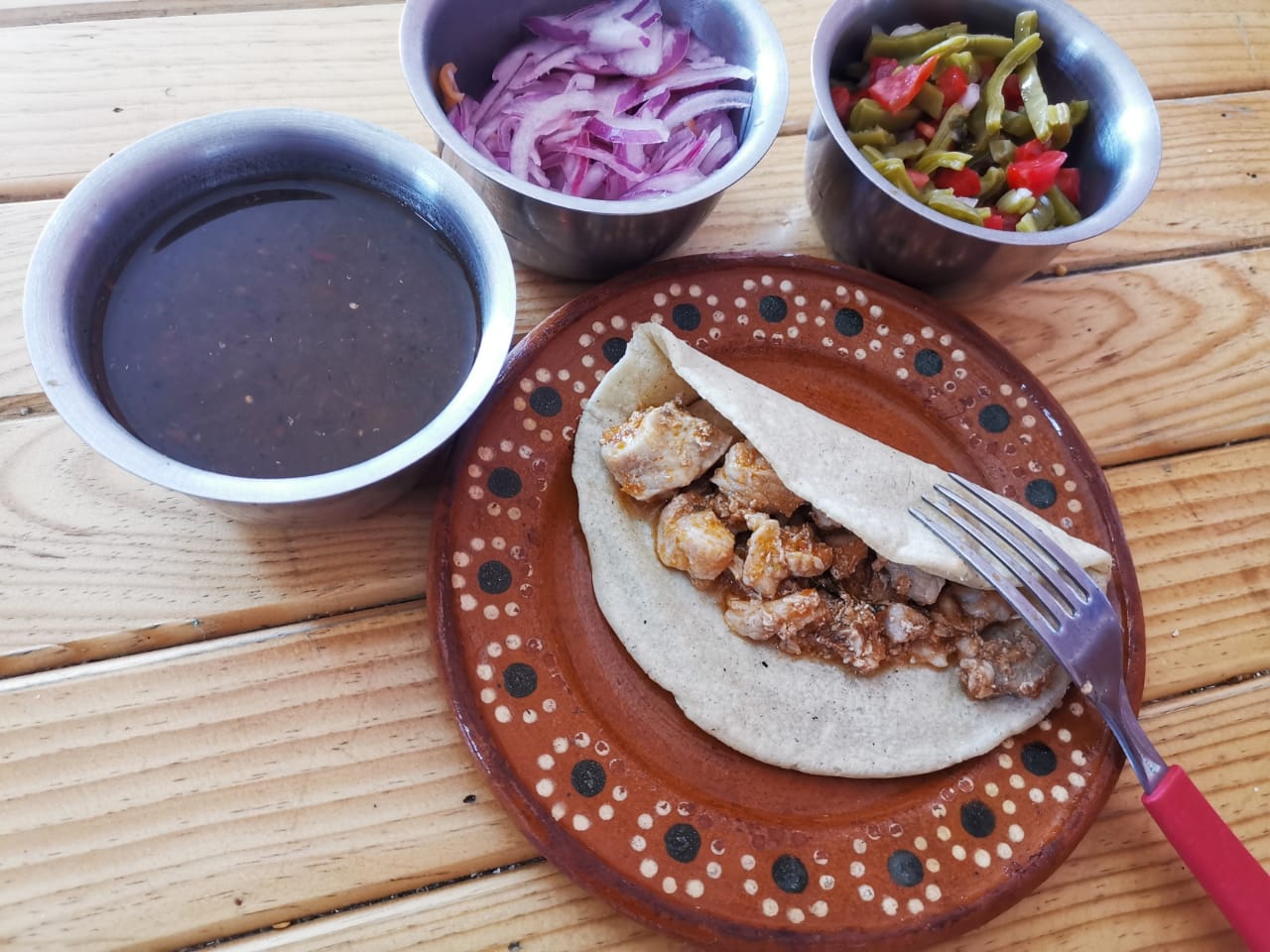 Taco de Costilla en Salsa Roja