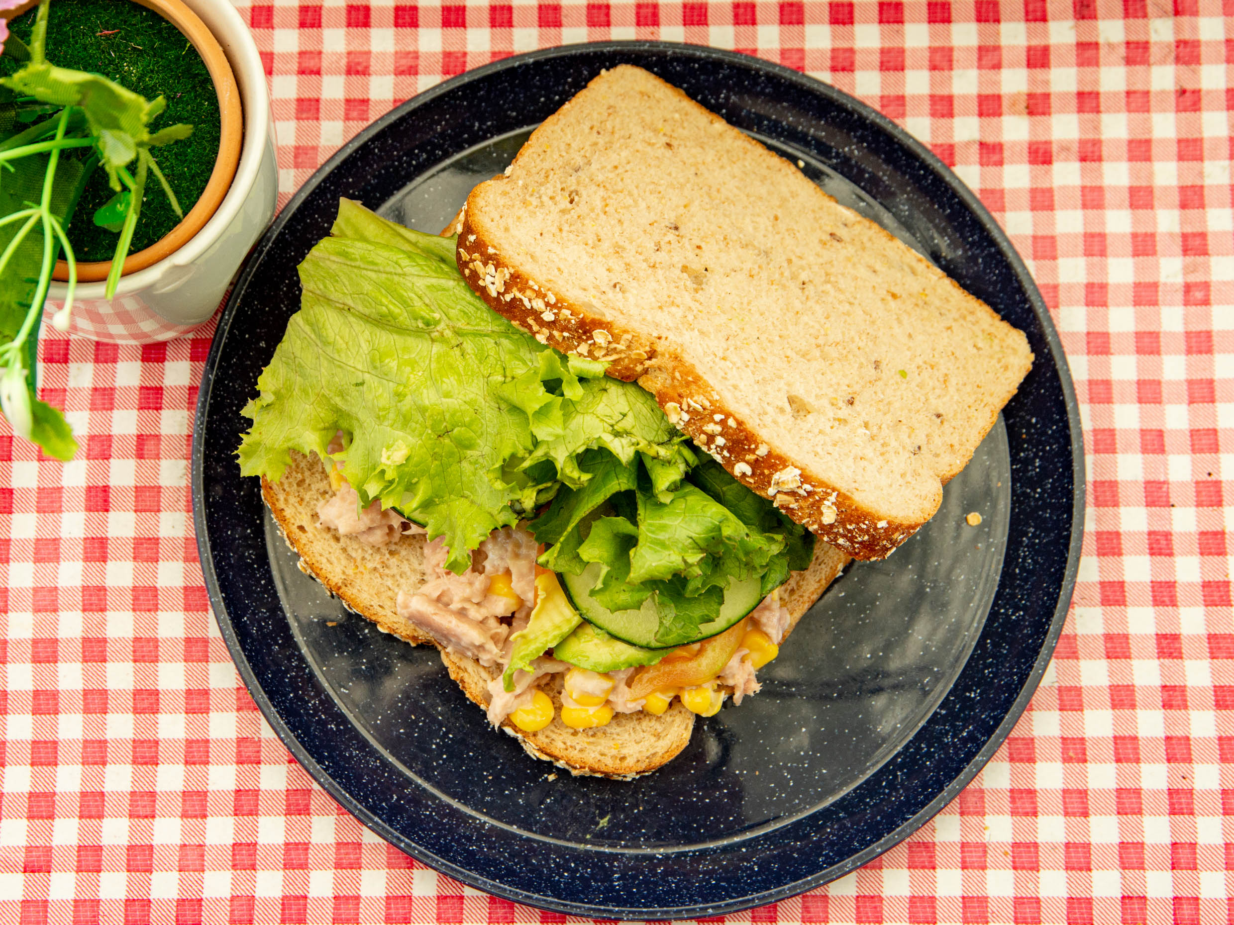 Sándwich Con Atún