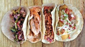 1 Taco Camarón, 1 Taco Pescado más Bebida