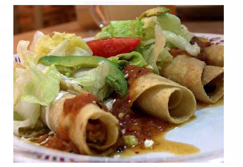 Flautas 3 unid con guacamole y crema