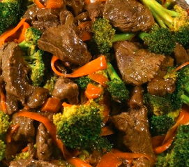 Carne de Res con Vegetales y Complemento