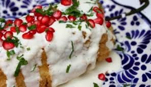 Chile en Nogada + Torta + Bebida