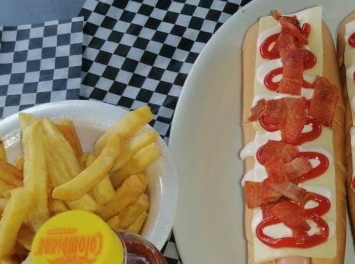 Perro Sencillo, Papas y Gaseosa