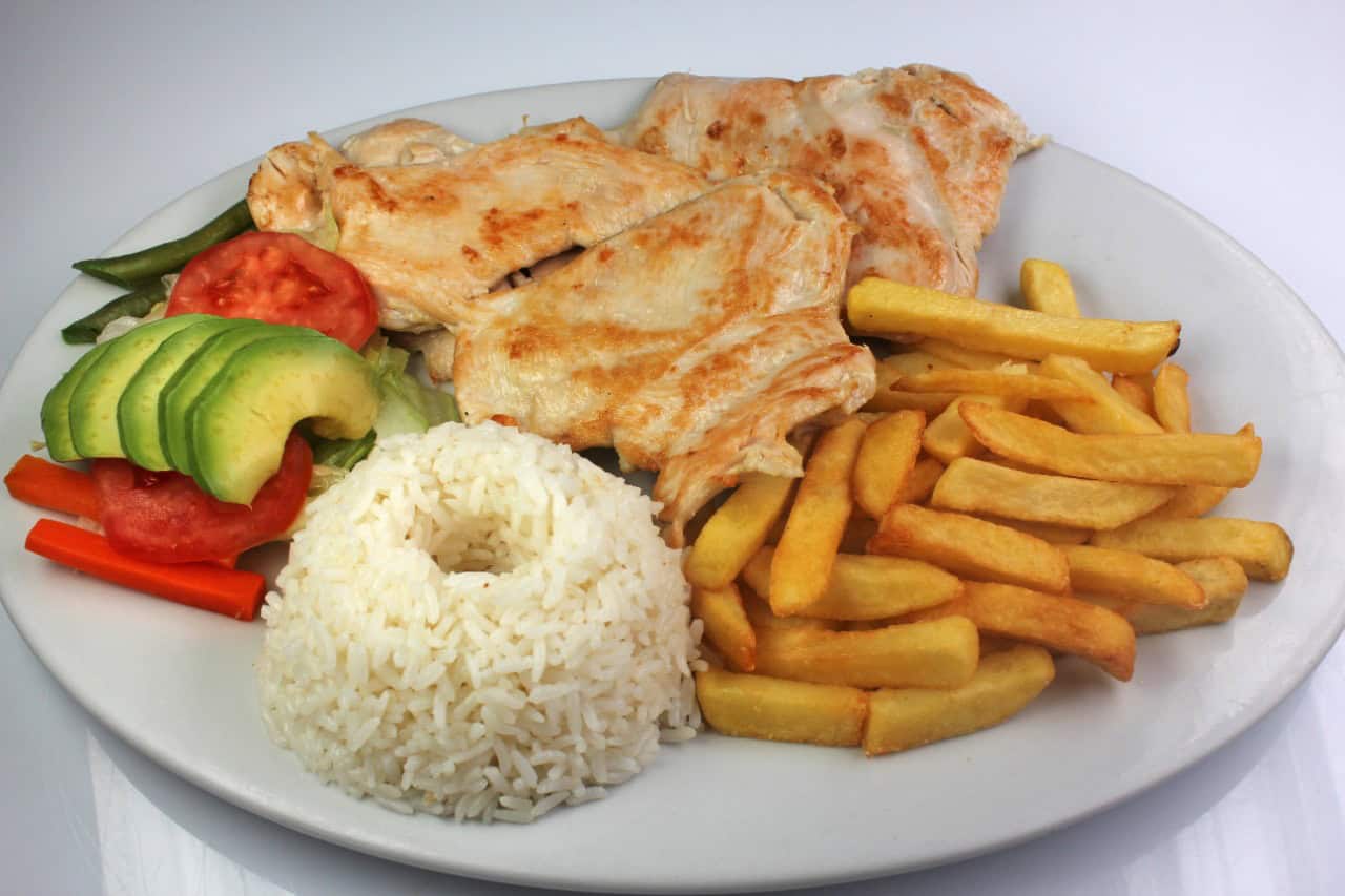 Pollo al Horno con Ensalada Rusa
