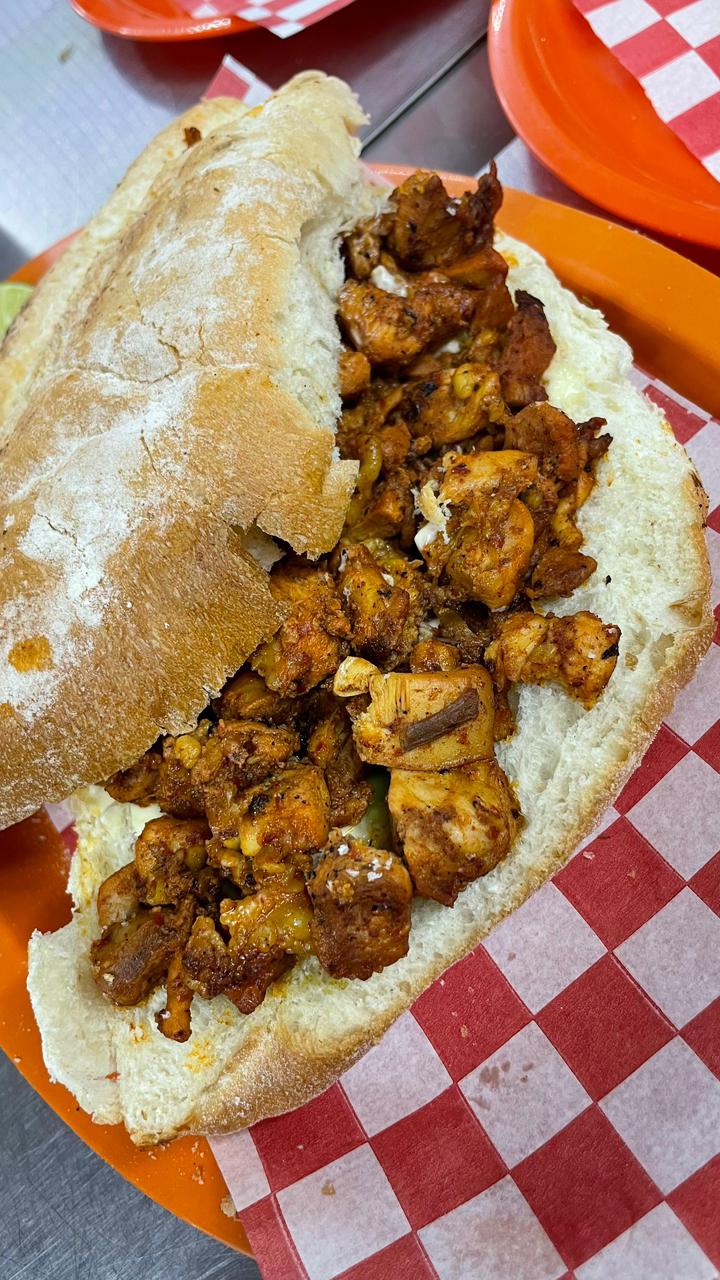 Lonche de Adobada