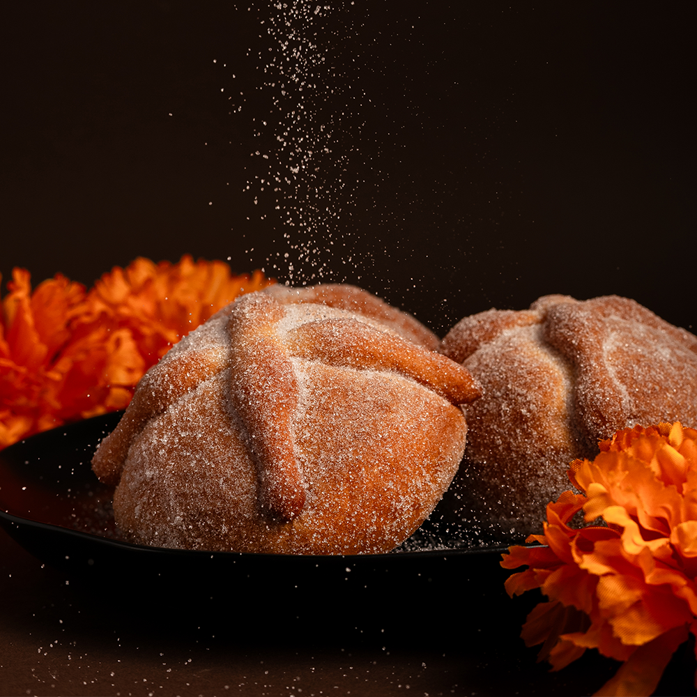 Pan de Muerto Relleno de Queso Crema