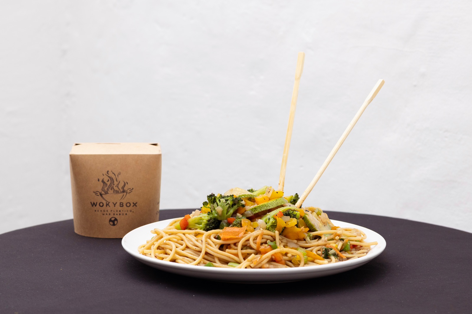 Chow Mein y Verduras Salteadas (Grande)