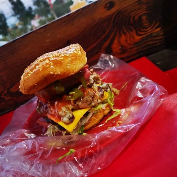 Hamburguesa Con Piña
