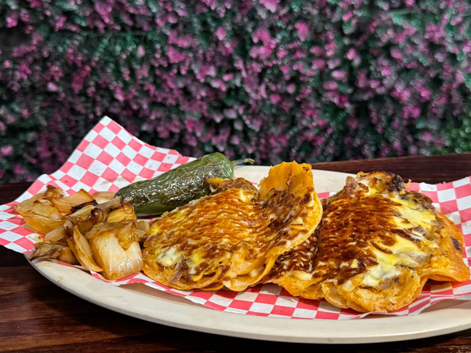Taco Volteado con Queso