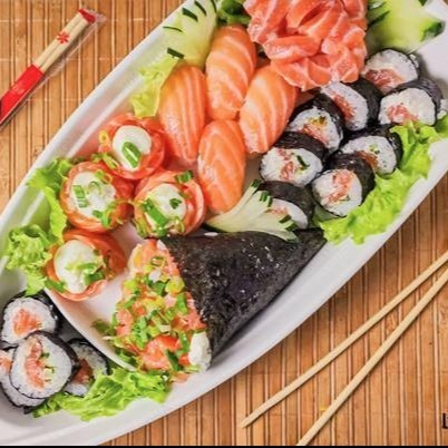 26 peças= 4 joe simples, 5 sashimi salmão, 4 sushi salmão, 12 makimonos filadelfia, 1 temaki filadelfia