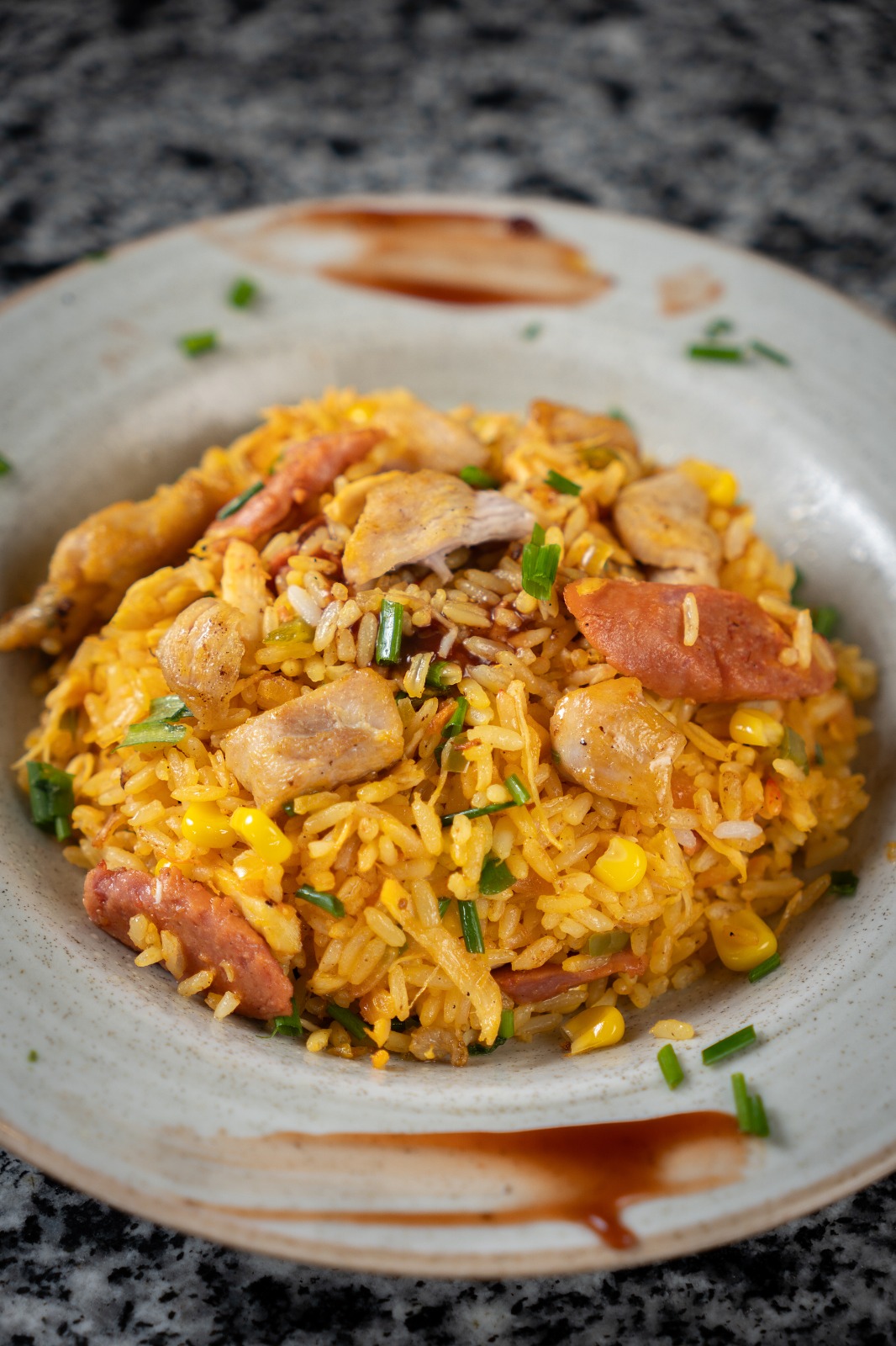 Arroz Grande Pollo, Tipico.
