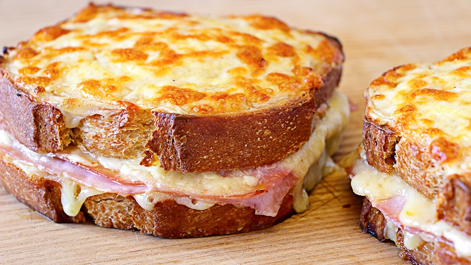 Sandwich Especial  + POSTRE SORPRESA