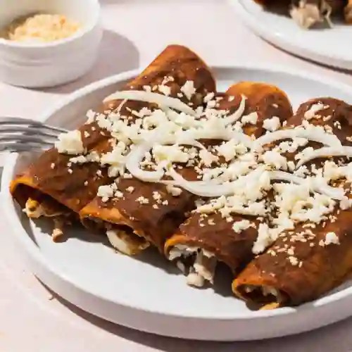Enmoladas con Dos Complementos