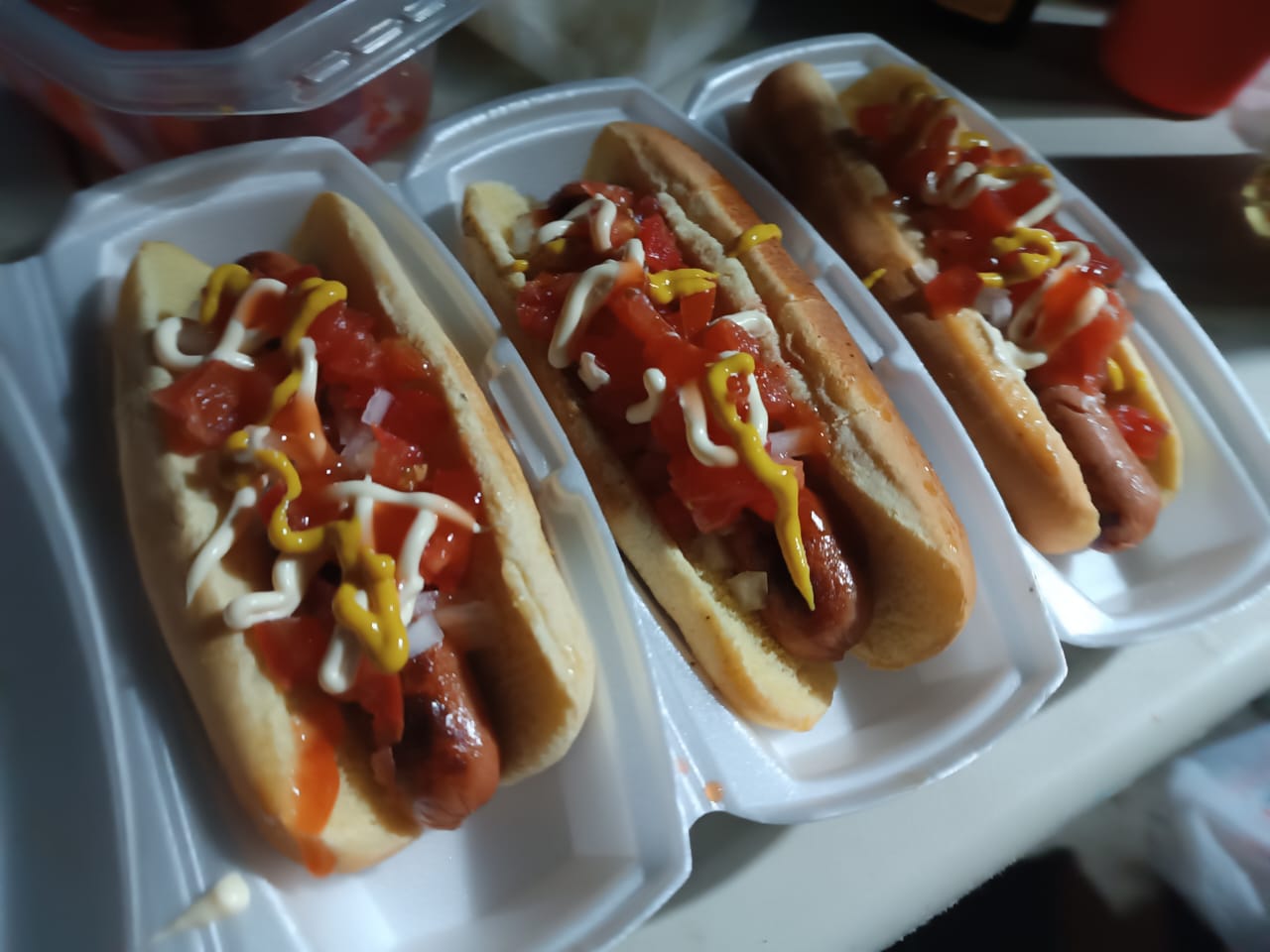 3 Hotdogs JL