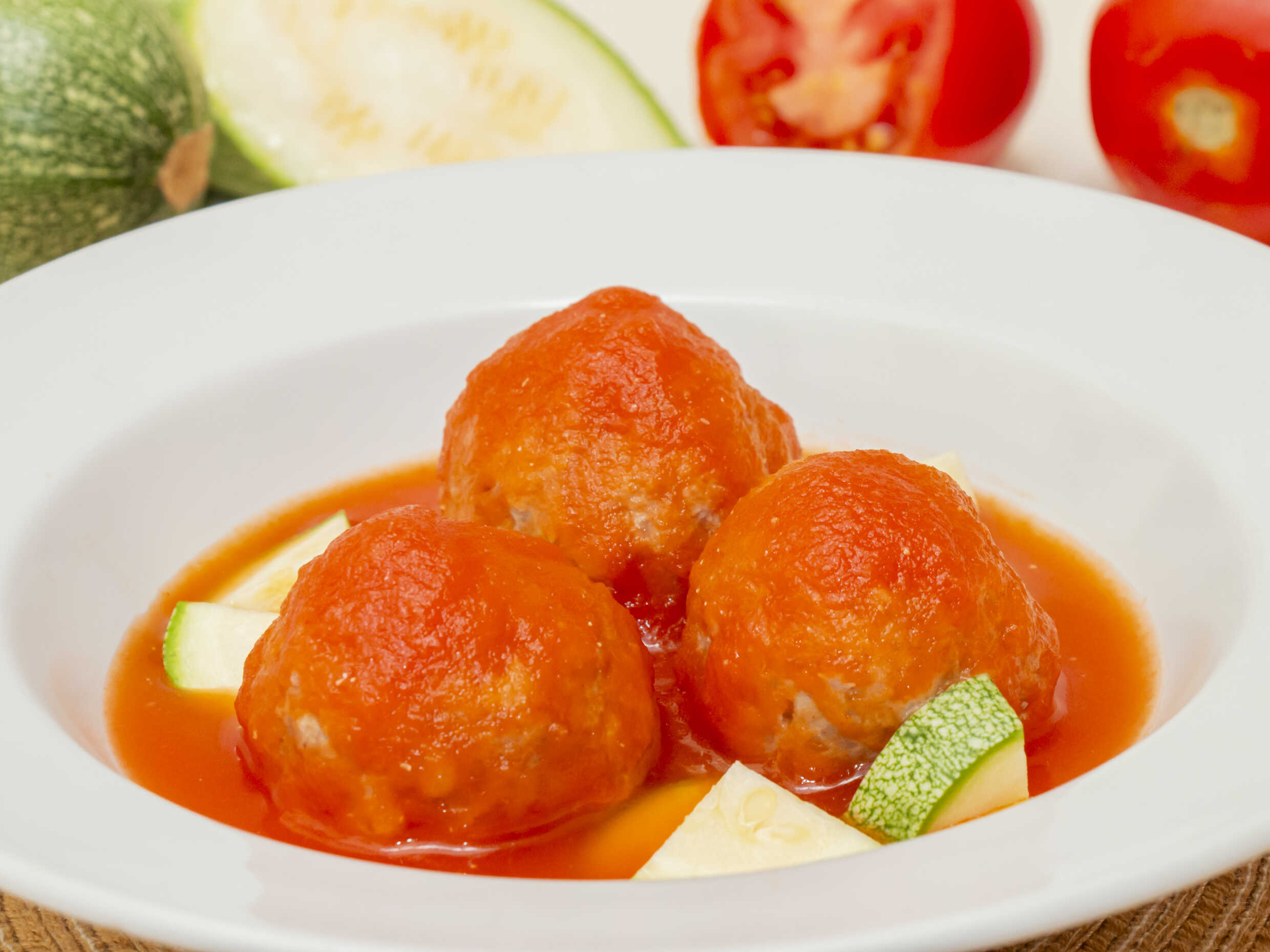 Albondigas en Salsa Roja (carnes)