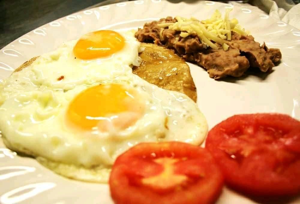 Huevos al Gusto, estrellados o revueltos.