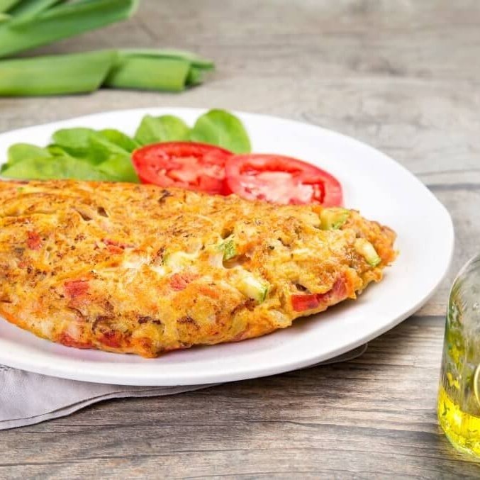 Um mix dos vegetais - Cenoura, Brócolis, Couve- flor ervilha e vagem que vai com arroz branco, feijão, farofa e macarrão e o seu complemento favorito.  * Farofa pode conter bacon e calabresa. Consulte-nos ou solicite para retirar.