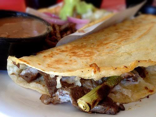 Quesadillas con Carne Deshebrada