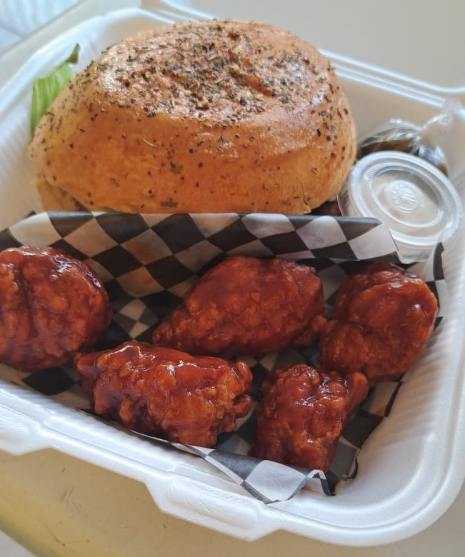 Combo Boneless+Hamburgesa Clásica (Sin Zanahoria)