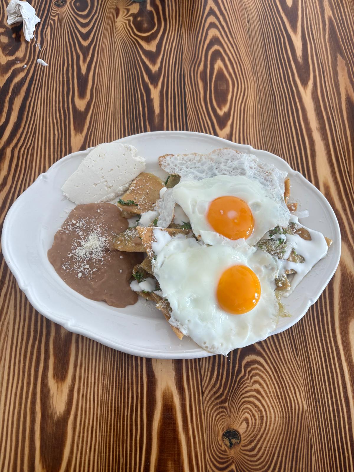 Chilaquiles con 2 Huevos
