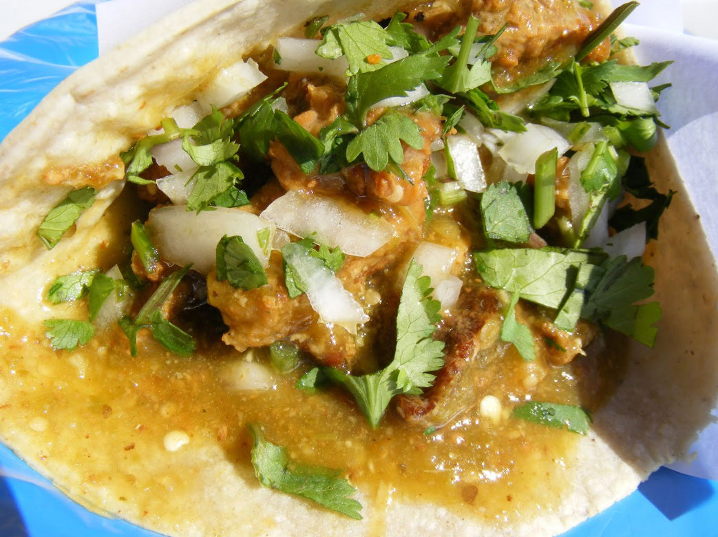 Taco de Chicharrón en Salsa