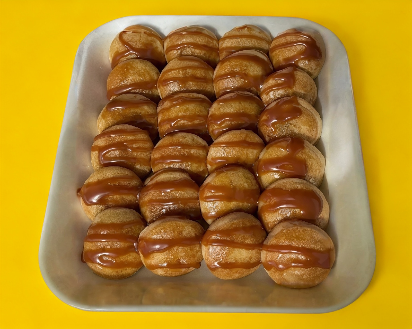 Mini Hotcakes con Cajeta 24 pzas