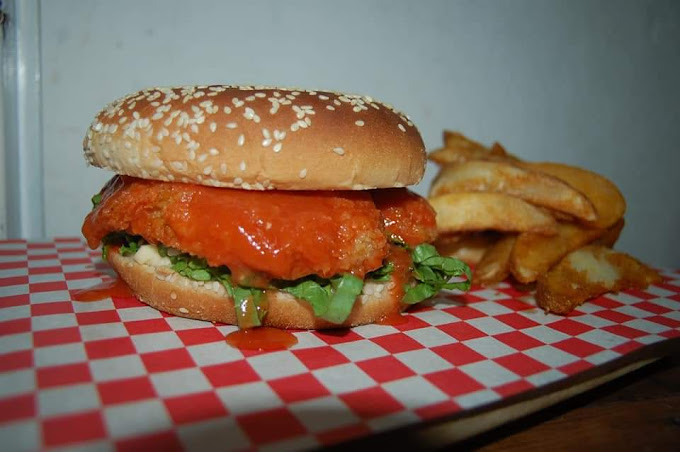 Hamburguesa Buffalo Hot + Papas Gratis