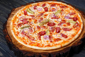 Combo Pizza Medium Cinco Carnes + Gaseosa 1.5L