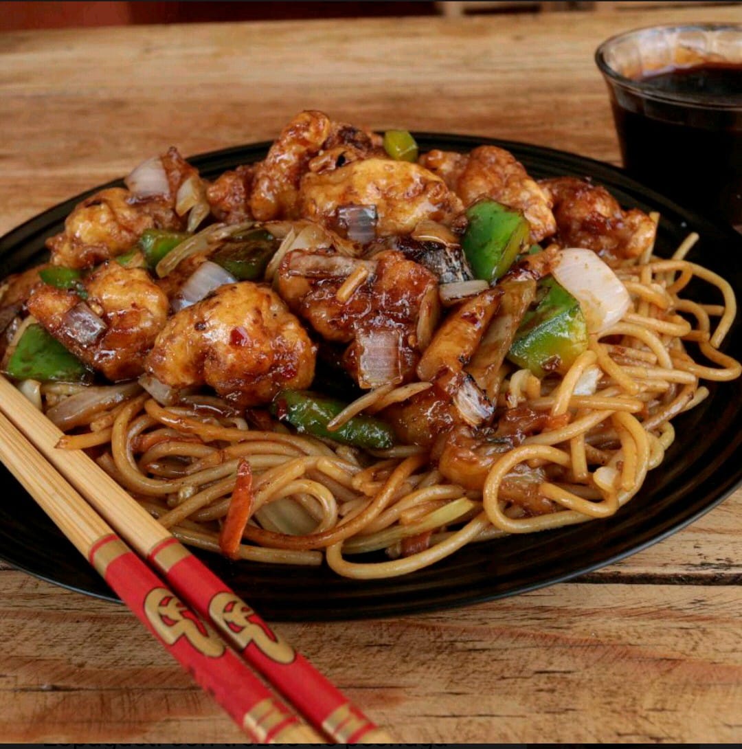 Espagueti con Pollo Shuang.
