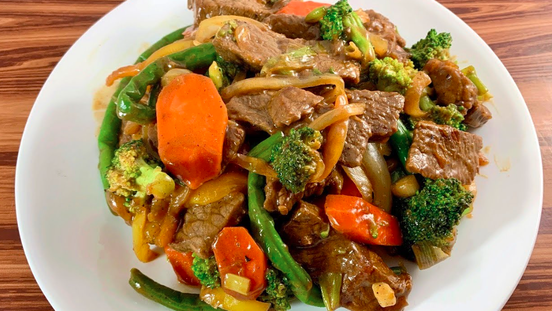 Carne con Brócoli en Salsa de Ostión 1/2 Litro