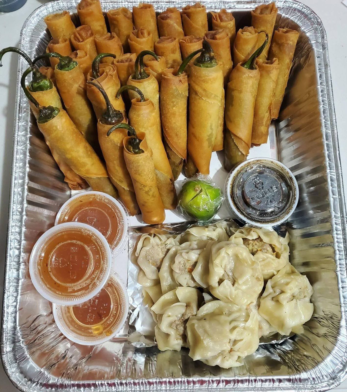 Charola Combinad 8 Dumpling 5 Shangai y 5 Dinamita