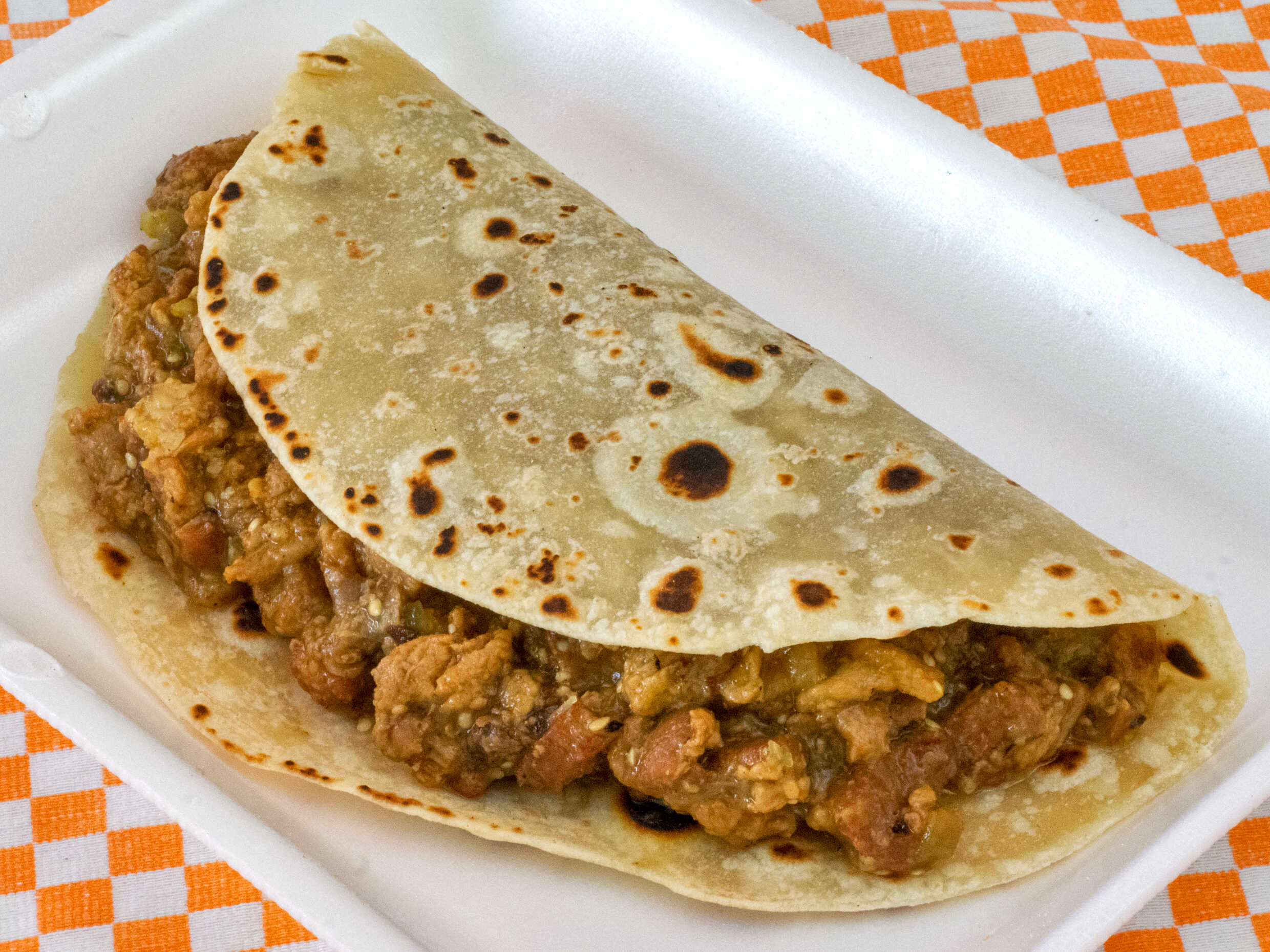 Taco De Chicharrón En Salsa Verde