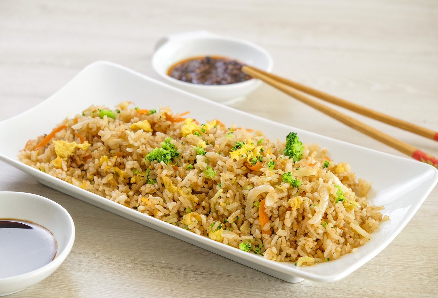 Chaofan-Yakimeshi con pollo