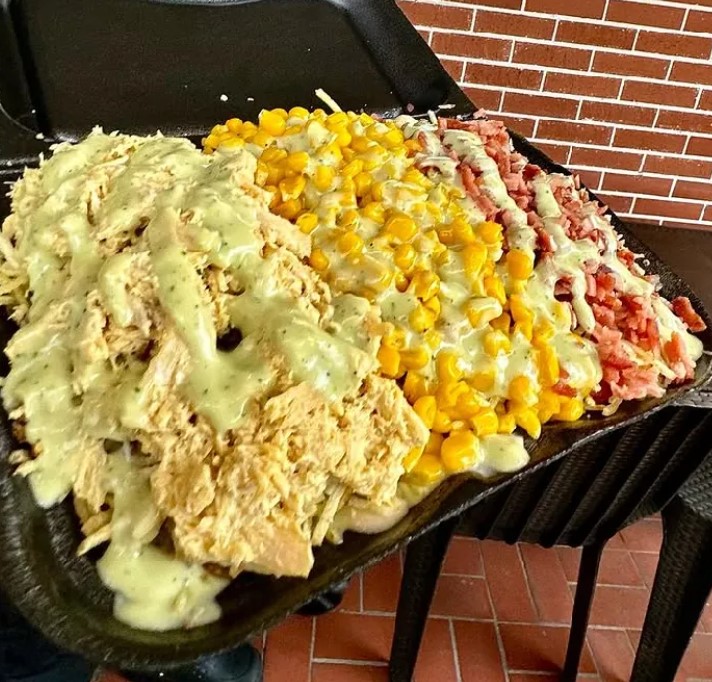Salchipapa para 3
