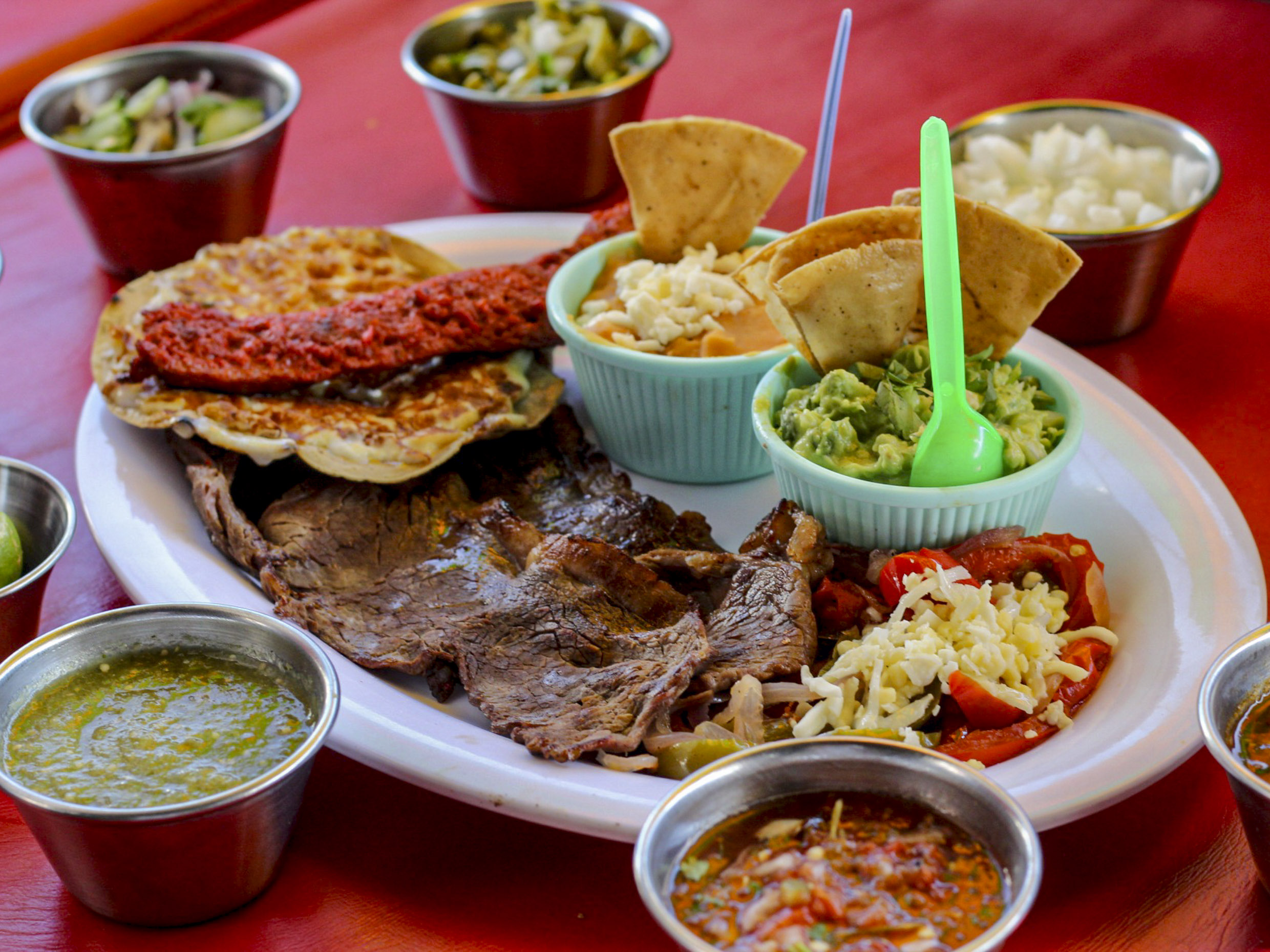 Volcán Campechano (Asada y Chorizo)