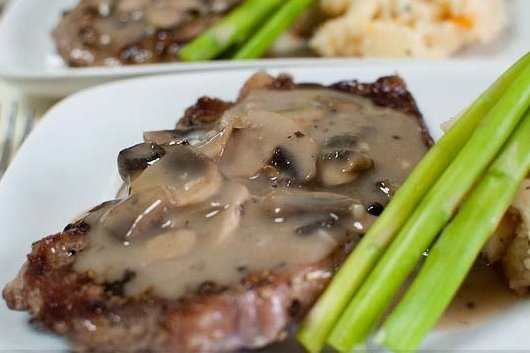 Churrasco Gratinada con Salsa Champiñón