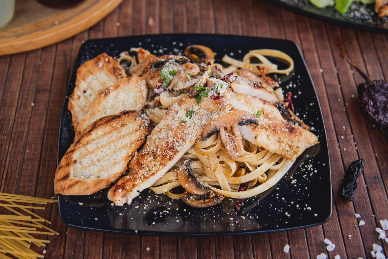 Pasta fetuccini al ajillo