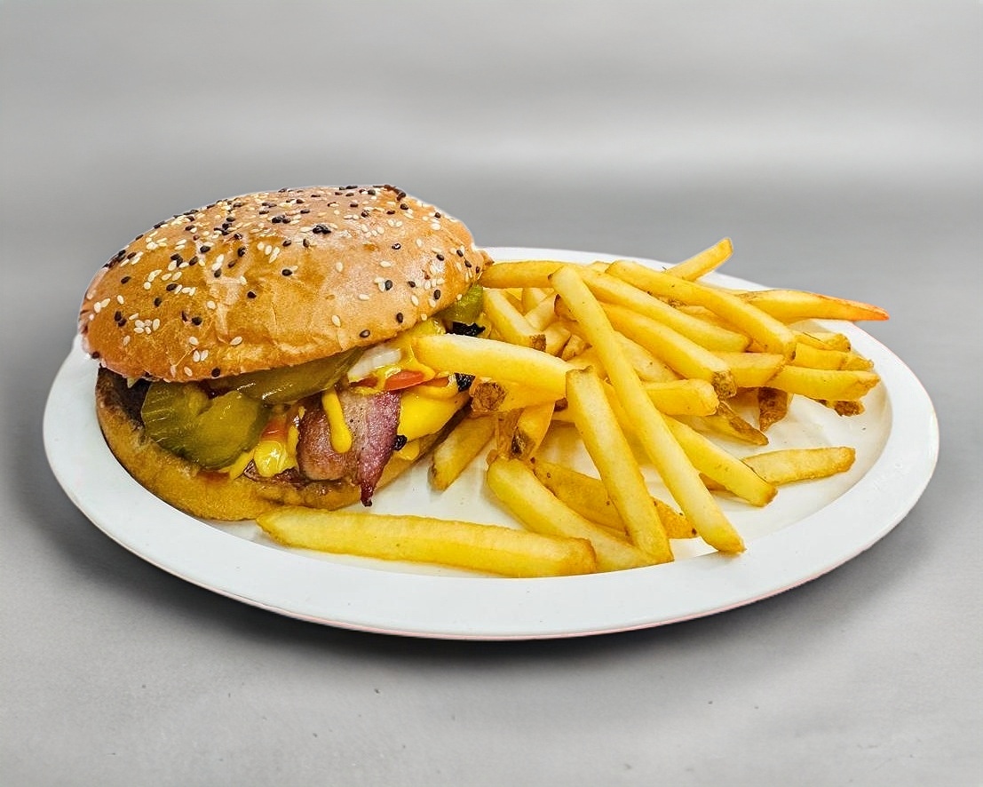 Hamburguesa con Tocino y Papas