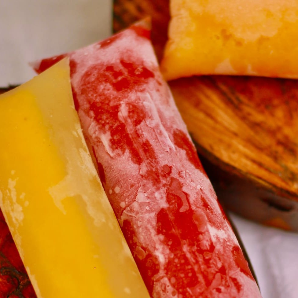 Acompanha 6 Sacolés da Fruta de variados sabores com um mega desconto!