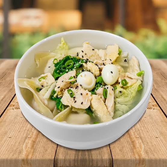 Sopa Wantán de Pollo