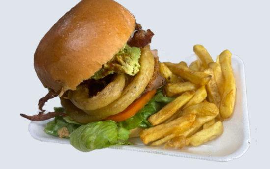 Hamburguesa con Aros de Cebolla con Papas