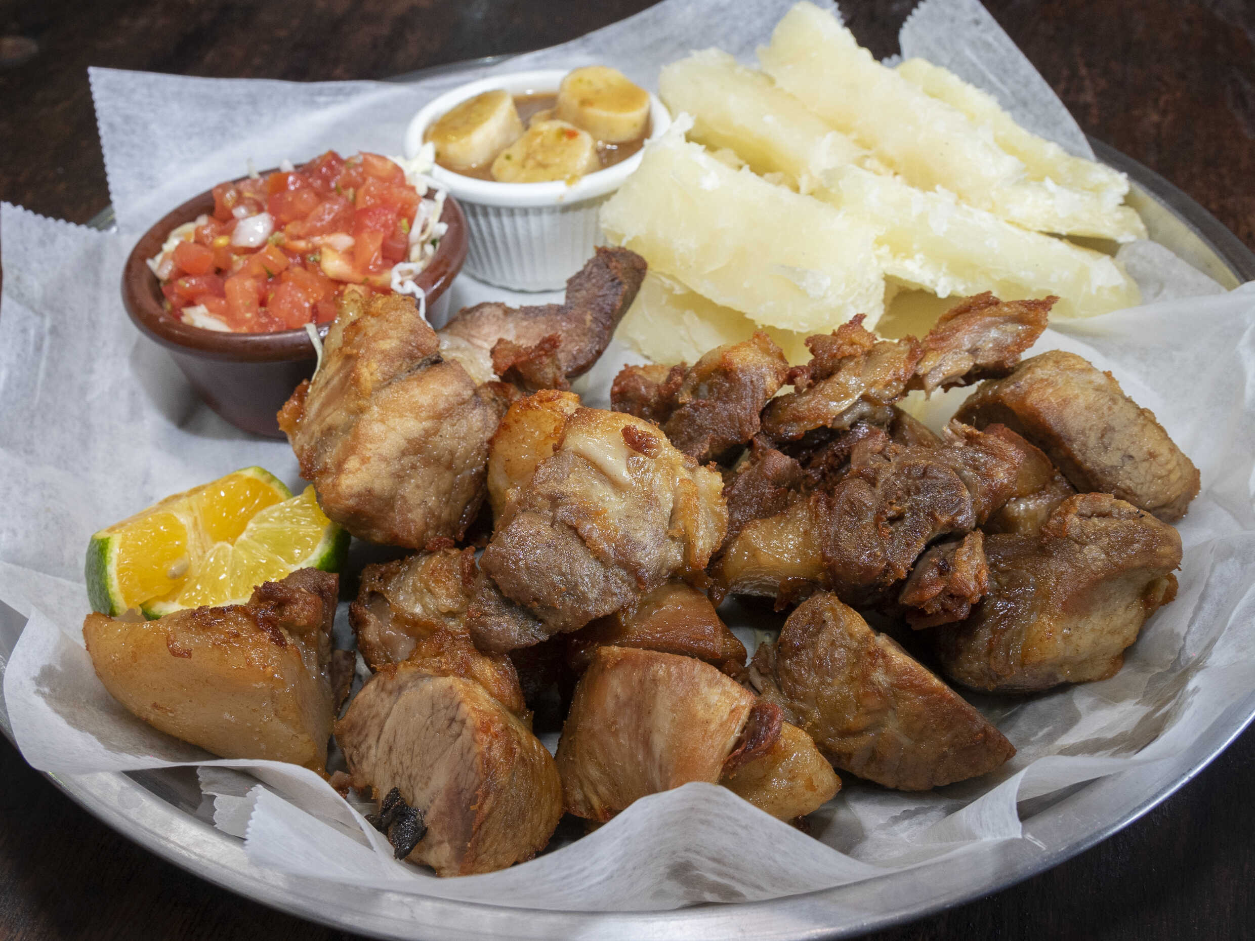 Canasta de Chicharrón 2 Personas 500 g