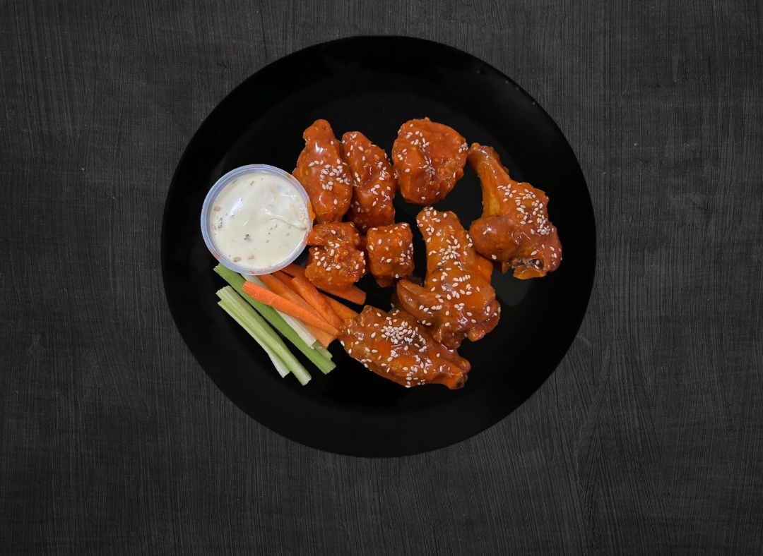 5 Boneless, 3 Alitas y Fríes