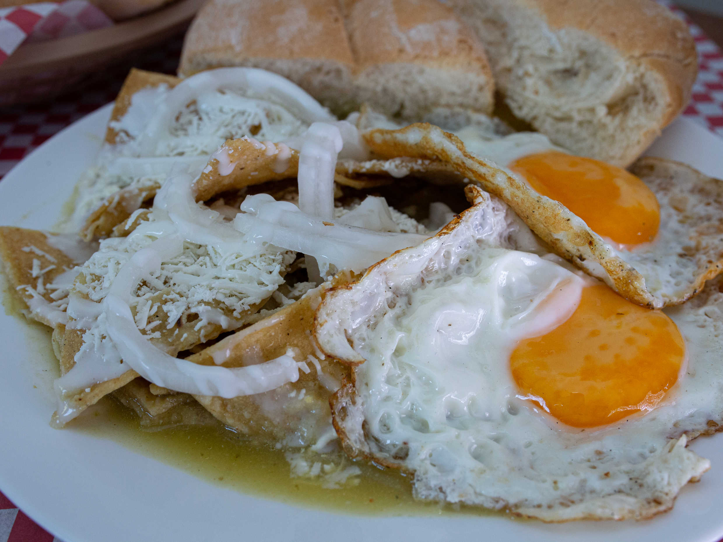 Chilaquiles con Huevo