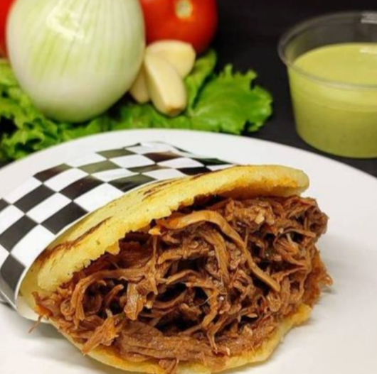 Arepa de Carne Mechada