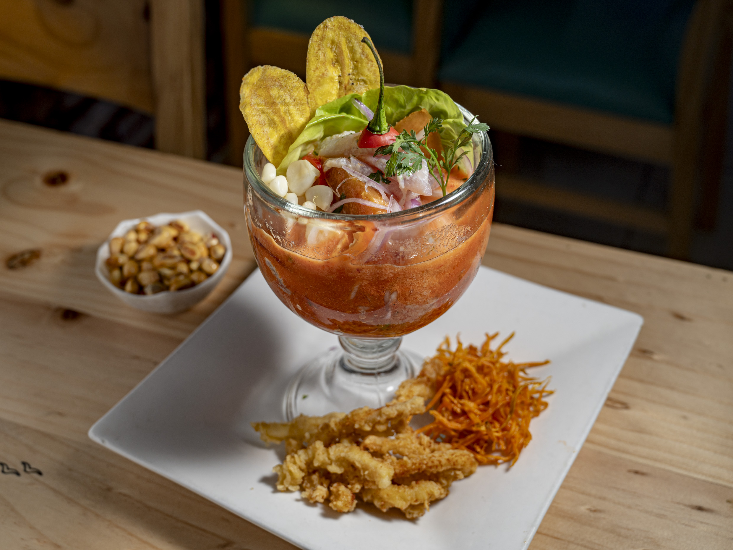 Leche Diabla con Chicharrón de Pota