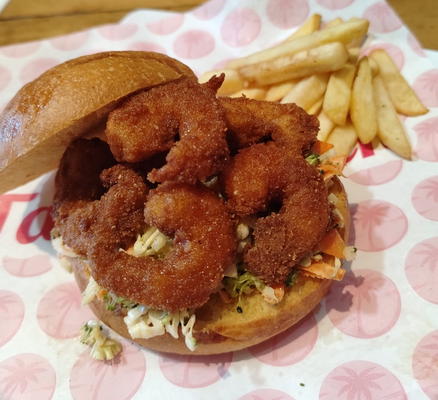 Sándwich de Camarón Empanizado