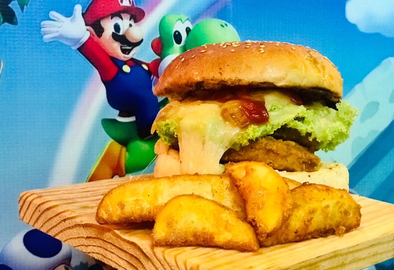 Fantasma Burguer + Papas