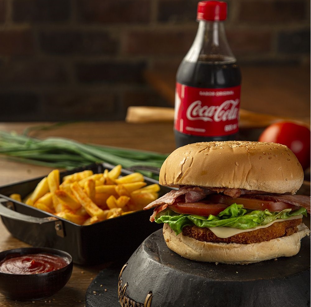 Hamburguesa de Pollo + Bebida 400 ml+ Papa Frances