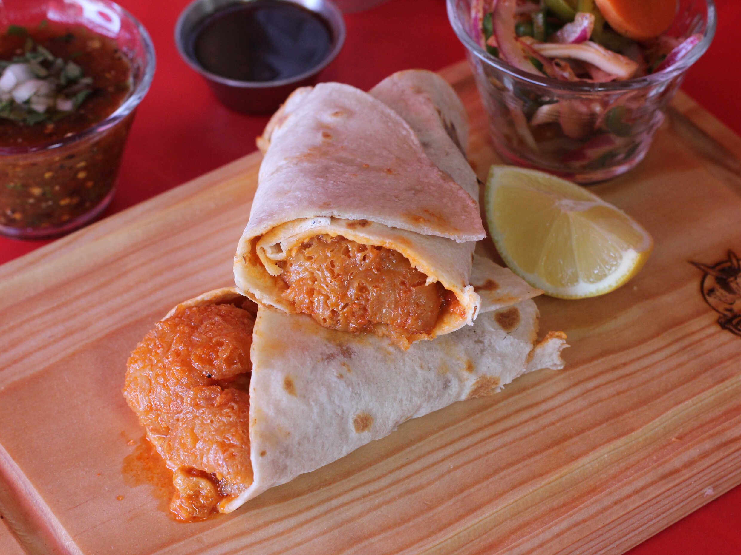 1 BurritoChicharronSalsa+1 Frijoles Tocino+ Bebida